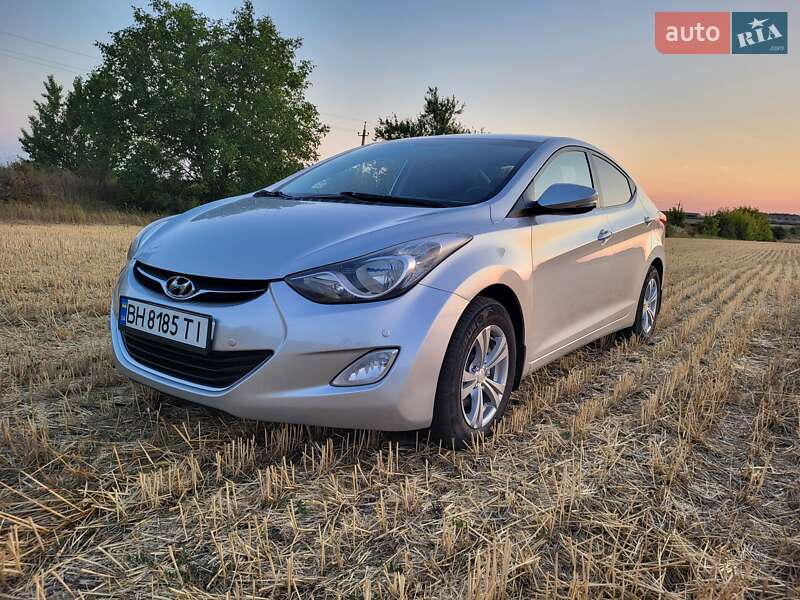 Hyundai Elantra 2011
