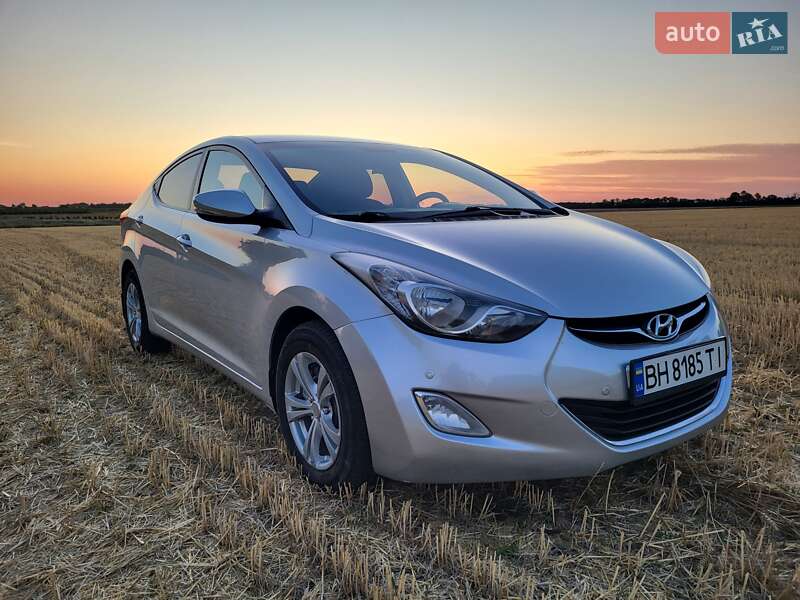 Седан Hyundai Elantra 2011 в Ананьеве