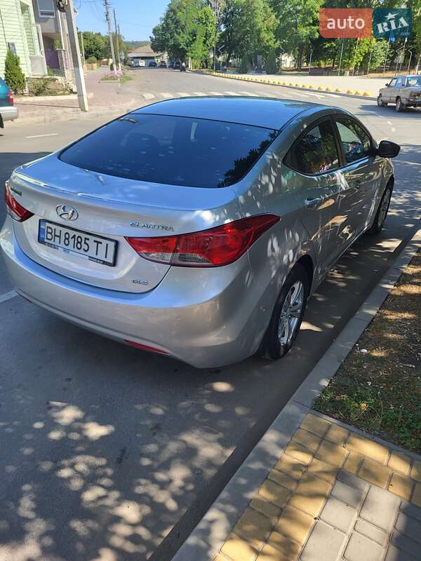 Седан Hyundai Elantra 2011 в Ананьеве