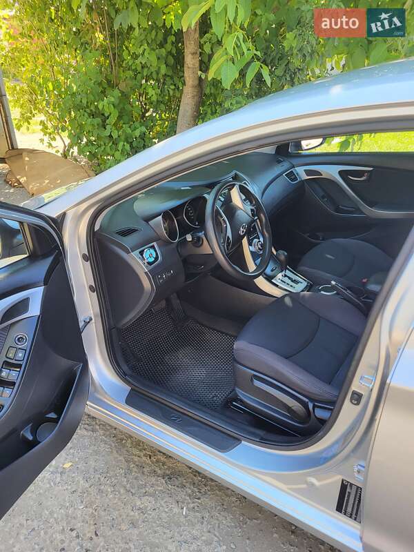 Седан Hyundai Elantra 2011 в Ананьеве