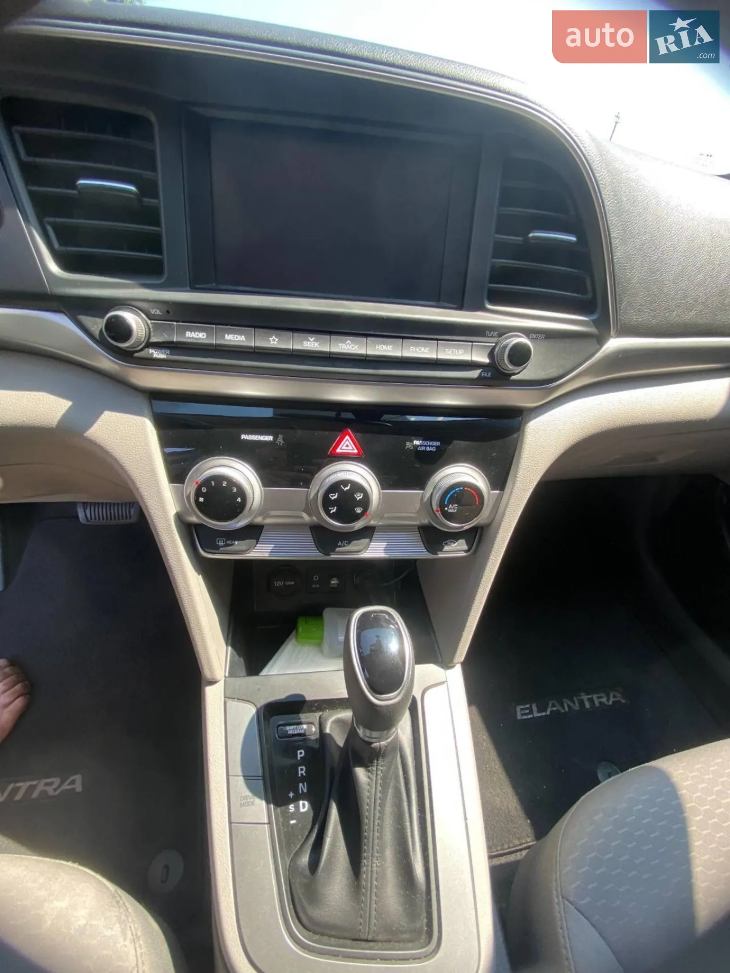 2018 Hyundai Elantra - мініатюра 28