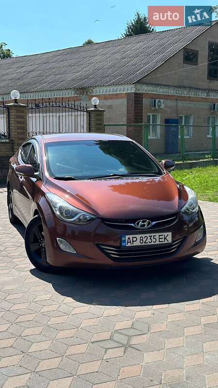 Hyundai Elantra 2012