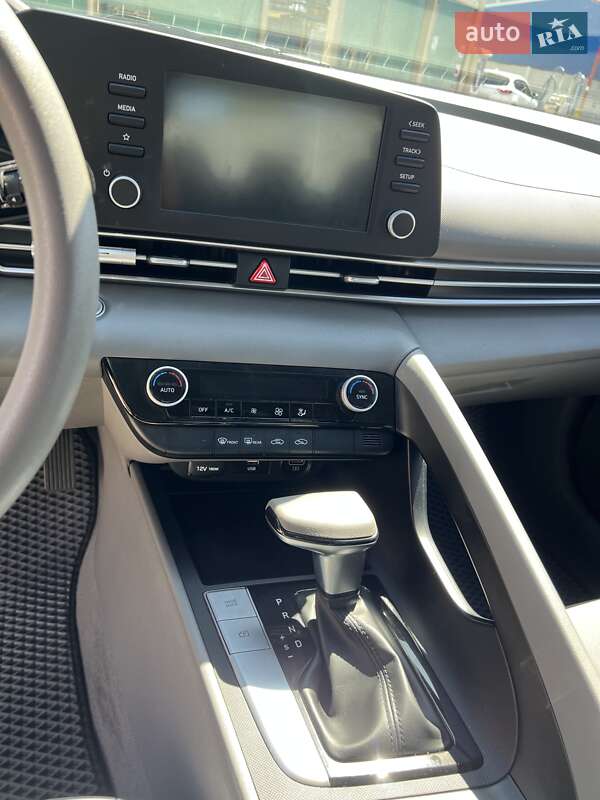 Седан Hyundai Elantra 2021 в Одессе