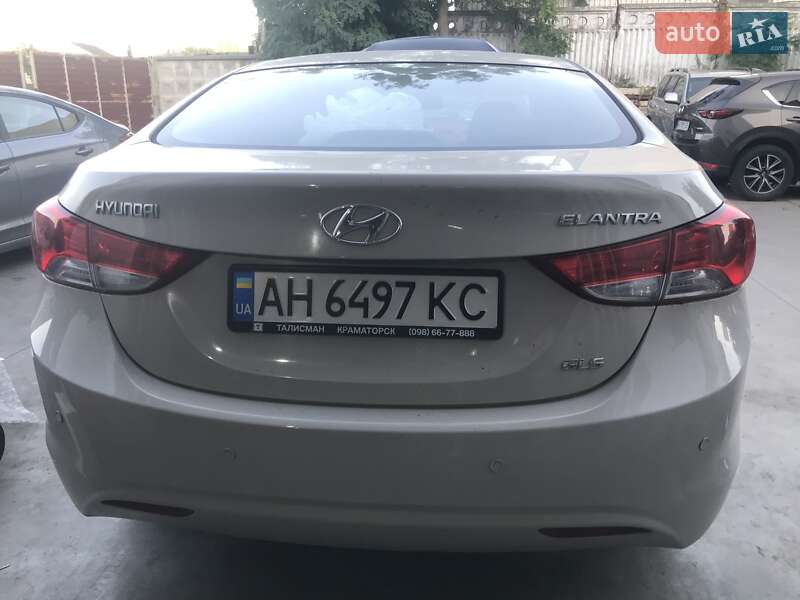 Hyundai Elantra 2011