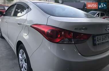 Седан Hyundai Elantra 2011 в Киеве