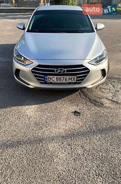 Седан Hyundai Elantra 2017 в Львове