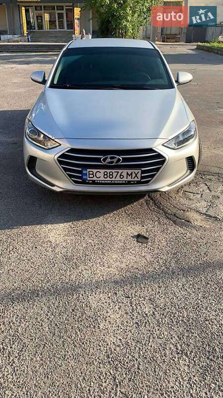 Седан Hyundai Elantra 2017 в Львове