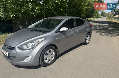 Седан Hyundai Elantra 2012 в Краснограді