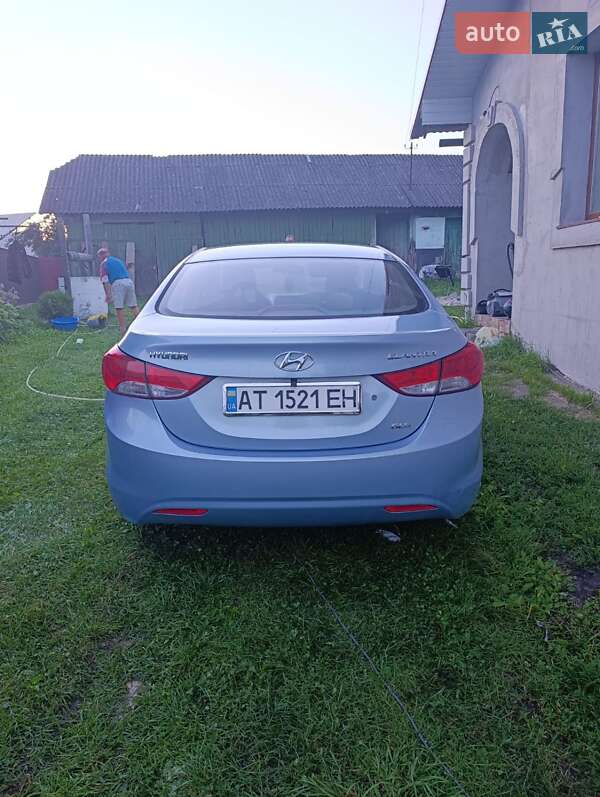 Седан Hyundai Elantra 2012 в Івано-Франківську