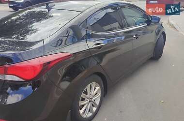 Седан Hyundai Elantra 2015 в 