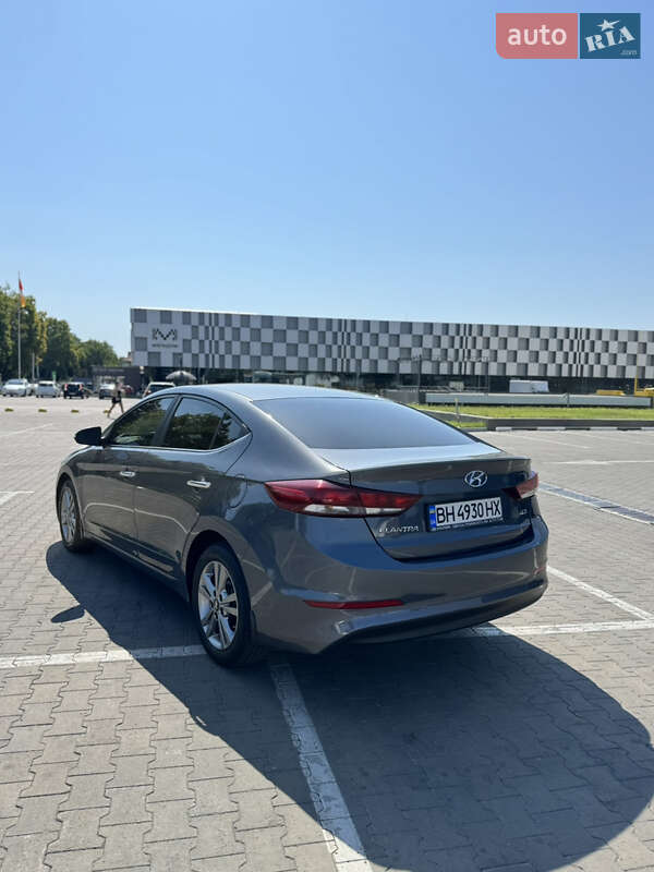 Седан Hyundai Elantra 2018 в Одессе