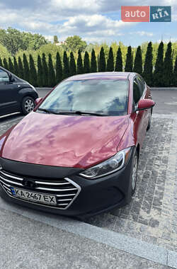 Седан Hyundai Elantra 2016 в Киеве