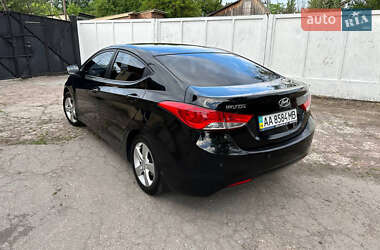 Седан Hyundai Elantra 2012 в Чернігові