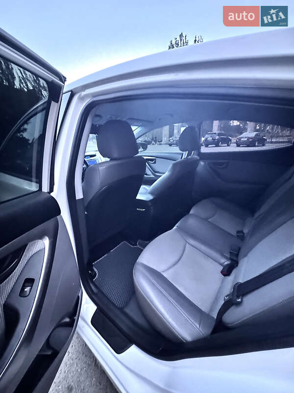 Седан Hyundai Elantra 2012 в Николаеве