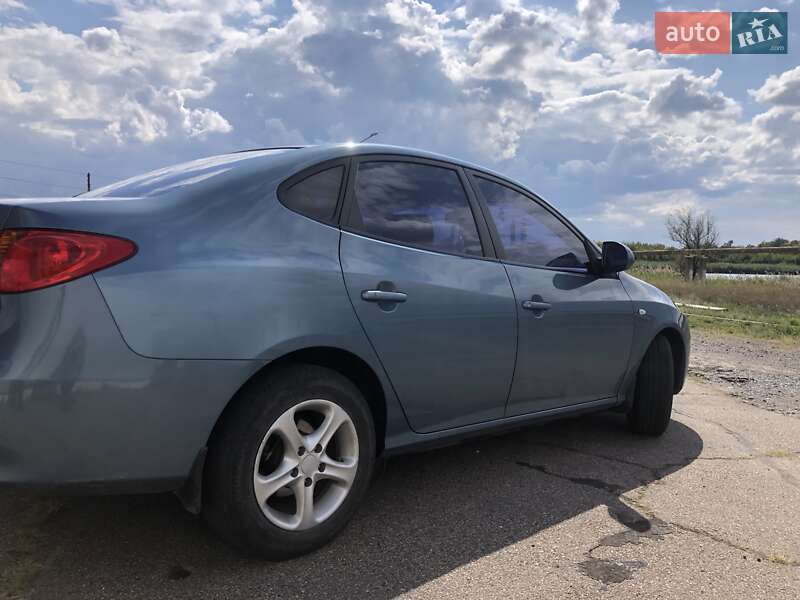 Седан Hyundai Elantra 2007 в Славянске