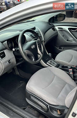 Седан Hyundai Elantra 2013 в 