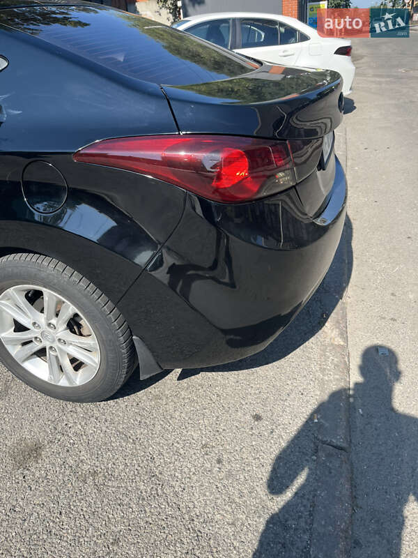 Седан Hyundai Elantra 2013 в Дніпрі