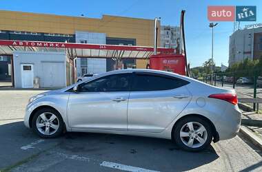 Седан Hyundai Elantra 2013 в 