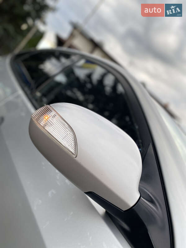 Седан Hyundai Elantra 2011 в Дрогобыче