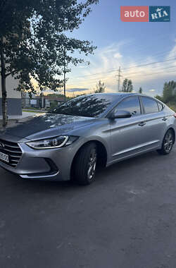 Седан Hyundai Elantra 2016 в Киеве