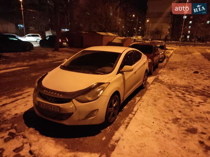 Седан Hyundai Elantra 2013 в Киеве