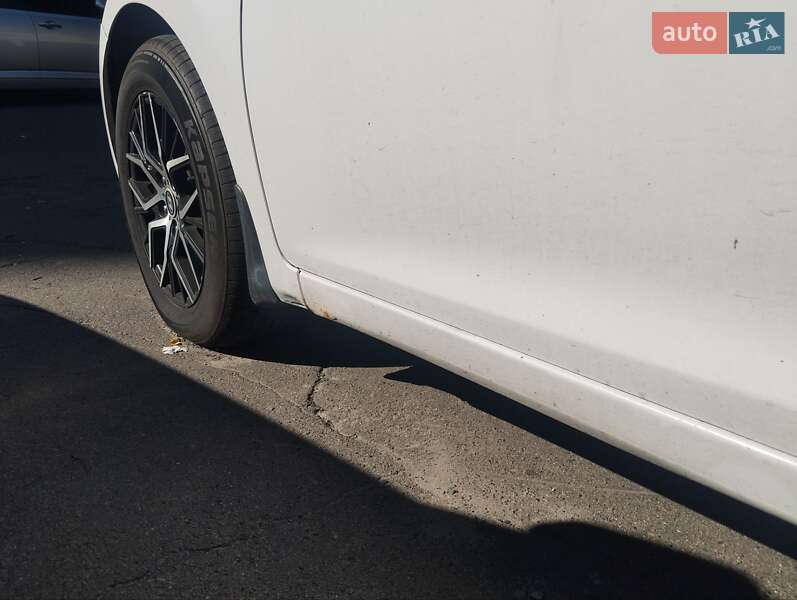 Седан Hyundai Elantra 2013 в Киеве