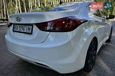 Седан Hyundai Elantra 2013 в 