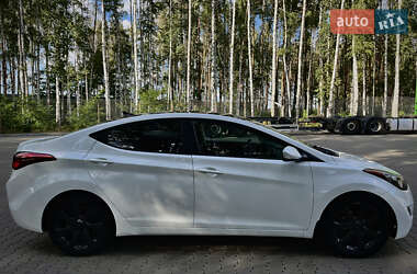 Седан Hyundai Elantra 2013 в 