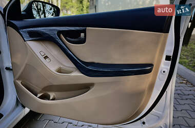 Седан Hyundai Elantra 2013 в 