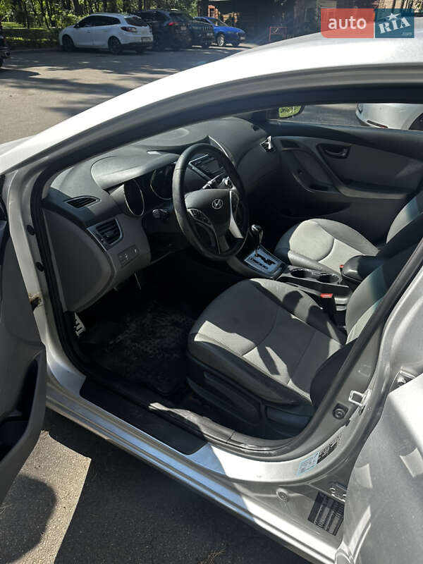 Седан Hyundai Elantra 2012 в Киеве фото 4 Седан Hyundai Elantra 2012 в Киеве