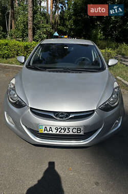 Седан Hyundai Elantra 2012 в Києві