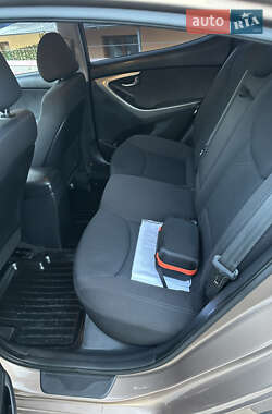 Седан Hyundai Elantra 2013 в 