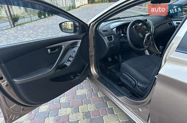 Седан Hyundai Elantra 2013 в 