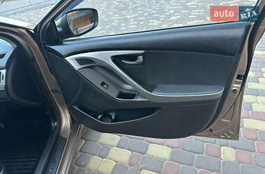 Седан Hyundai Elantra 2013 в 