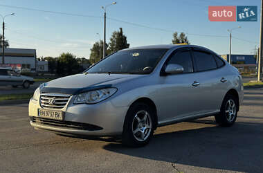 Седан Hyundai Elantra 2010 в Сумах