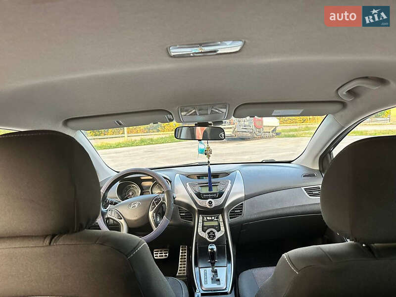 Седан Hyundai Elantra 2012 в Тернополе