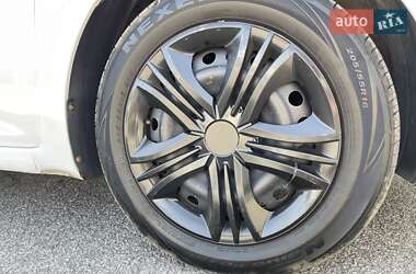 Седан Hyundai Elantra 2011 в 