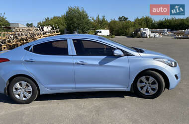 Седан Hyundai Elantra 2013 в 