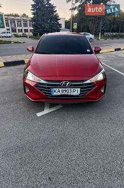Седан Hyundai Elantra 2019 в Києві