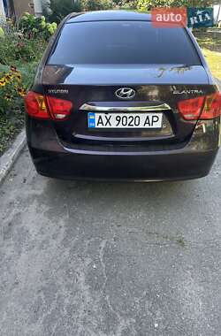 Седан Hyundai Elantra 2010 в 