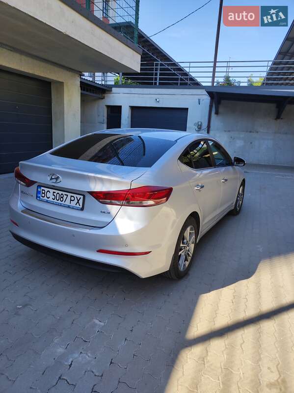 Седан Hyundai Elantra 2017 в Дрогобыче