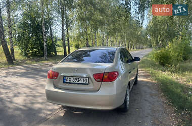 Седан Hyundai Elantra 2010 в 