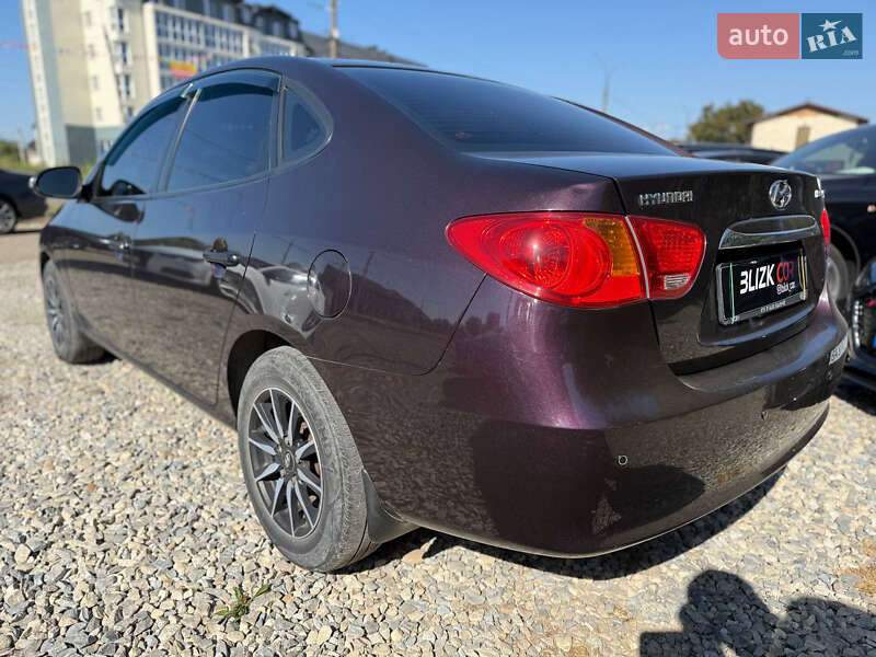Седан Hyundai Elantra 2010 в Коломые