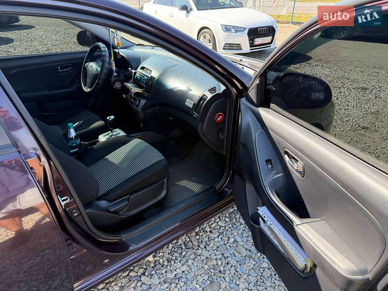 Седан Hyundai Elantra 2010 в Коломые