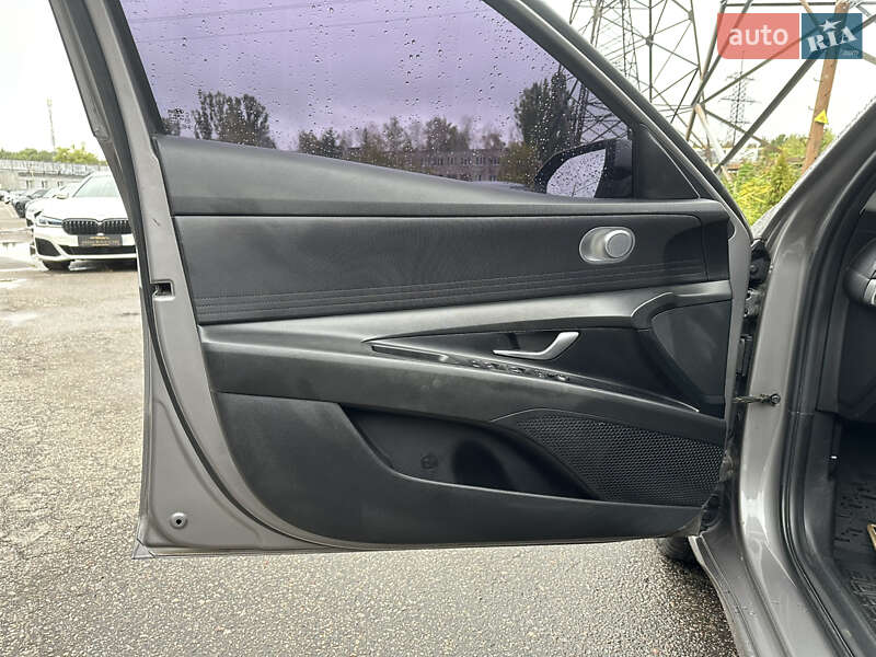 Седан Hyundai Elantra 2021 в Харкові