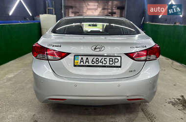 Седан Hyundai Elantra 2012 в 