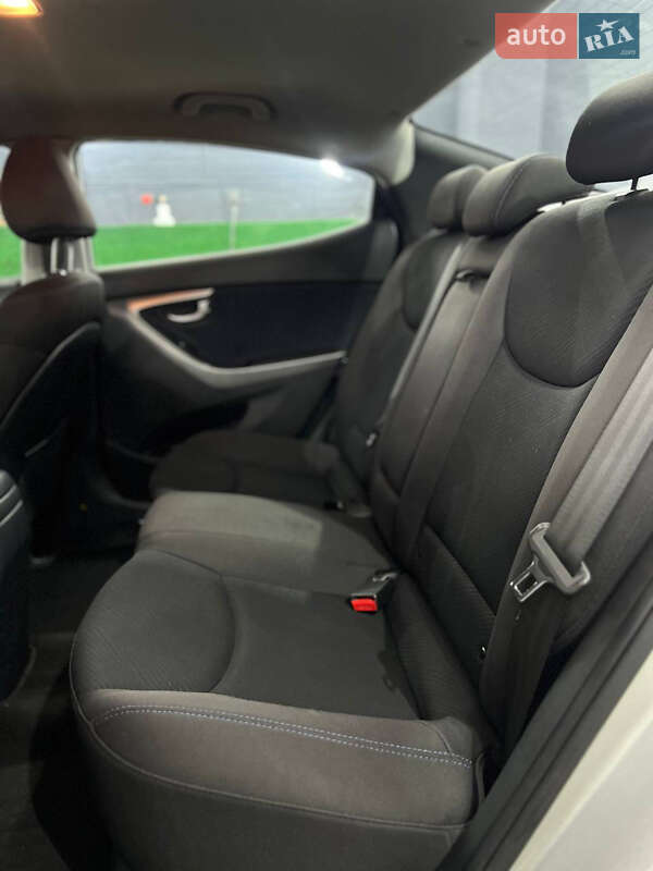 Седан Hyundai Elantra 2012 в Києві фото 12 Седан Hyundai Elantra 2012 в Києві
