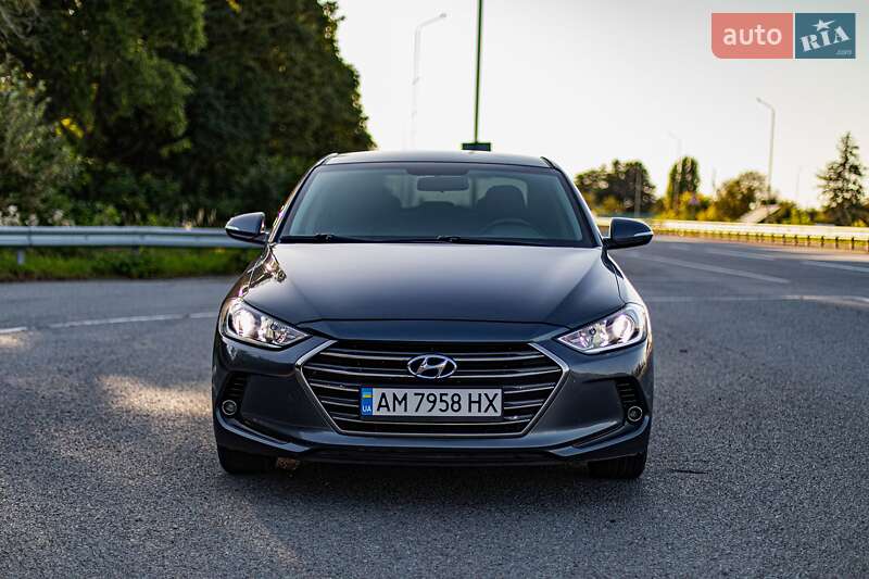 Седан Hyundai Elantra 2016 в Звягеле