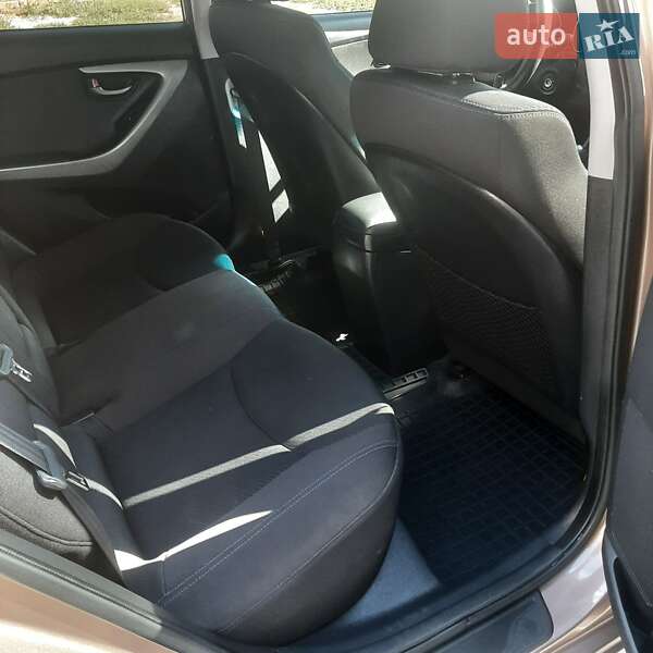 Седан Hyundai Elantra 2013 в Киеве
