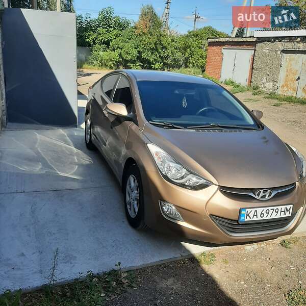 Седан Hyundai Elantra 2013 в Киеве